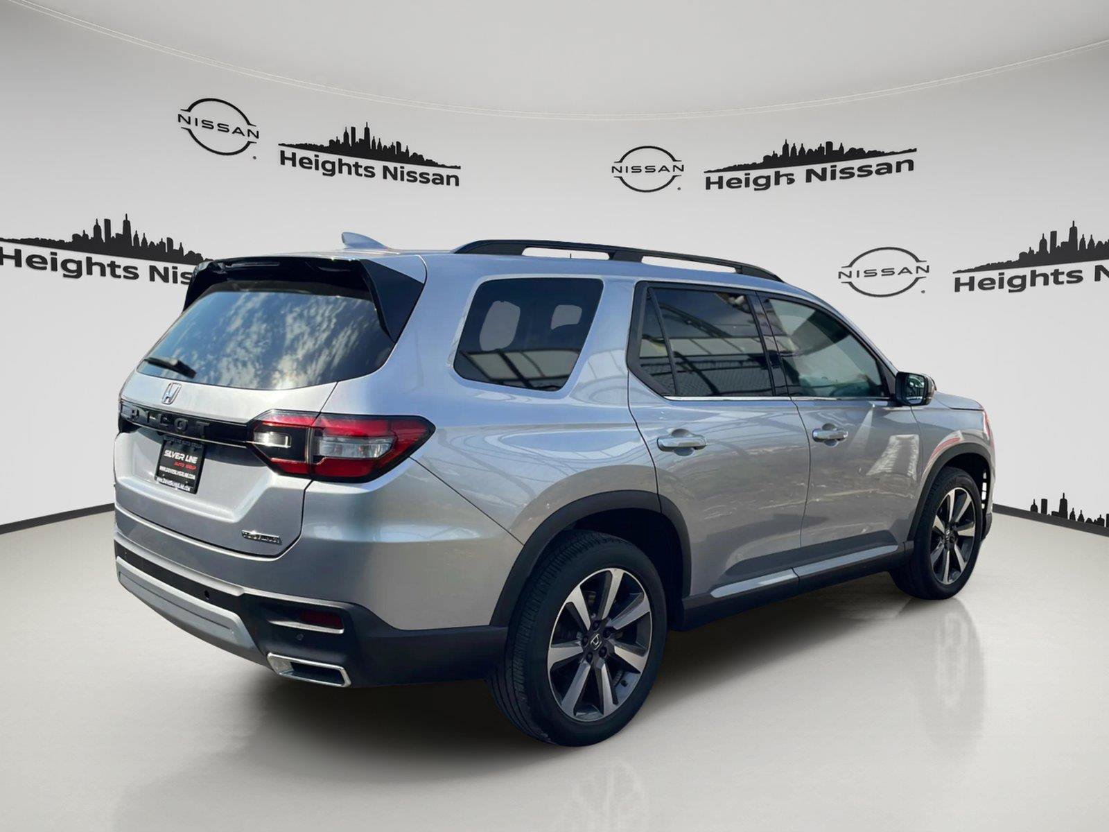 Used 2023 Honda Pilot Touring image 10