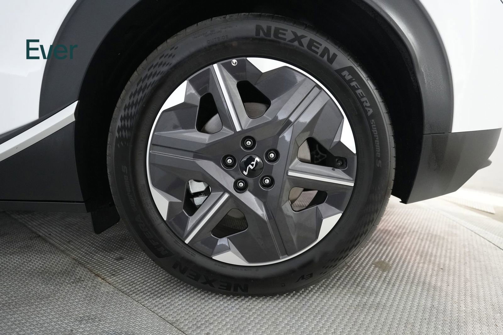 Used 2025 Kia EV6 Light RWD image 9
