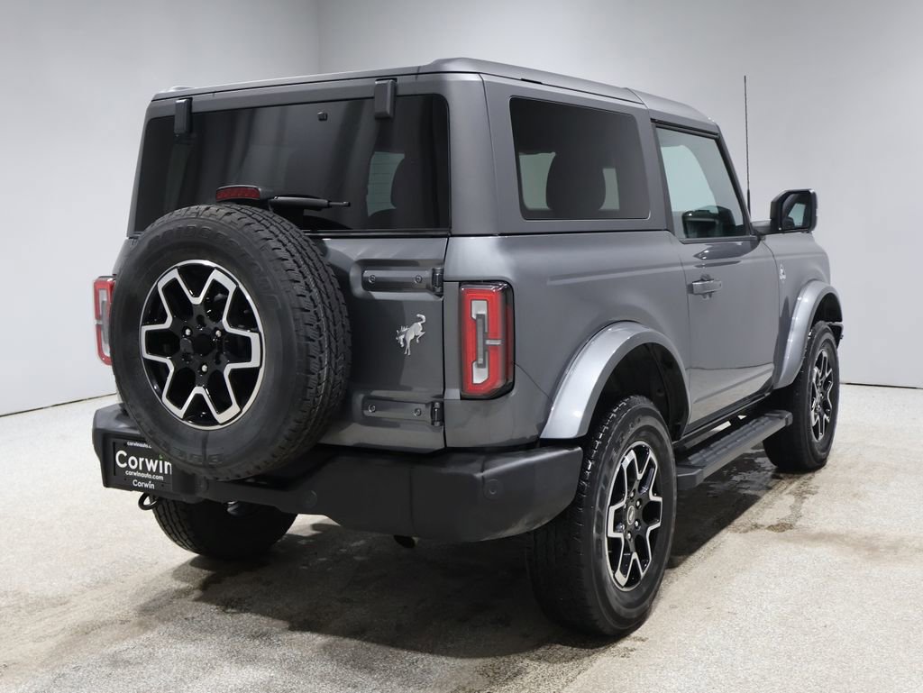 Used 2023 Ford Bronco Outer Banks image 2