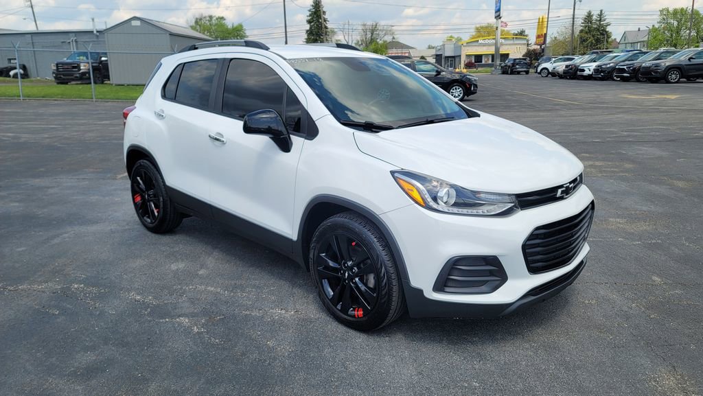 Used 2018 Chevrolet Trax LT w/ Redline Edition FWD image 16