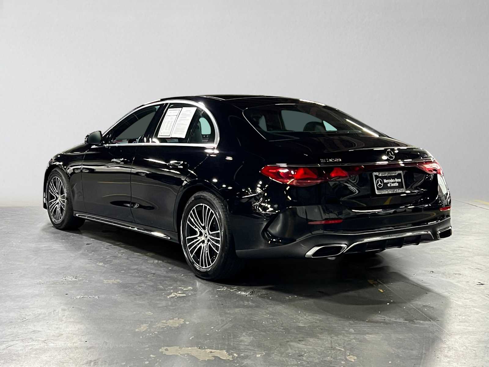Used 2026 Mercedes-Benz E 350 4MATIC Sedan image 5