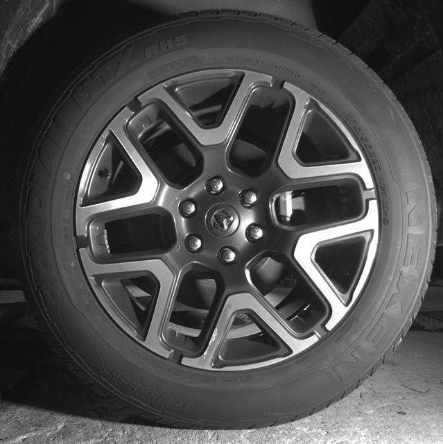 Used 2026 RAM 1500 Laramie AWD/4WD image 14