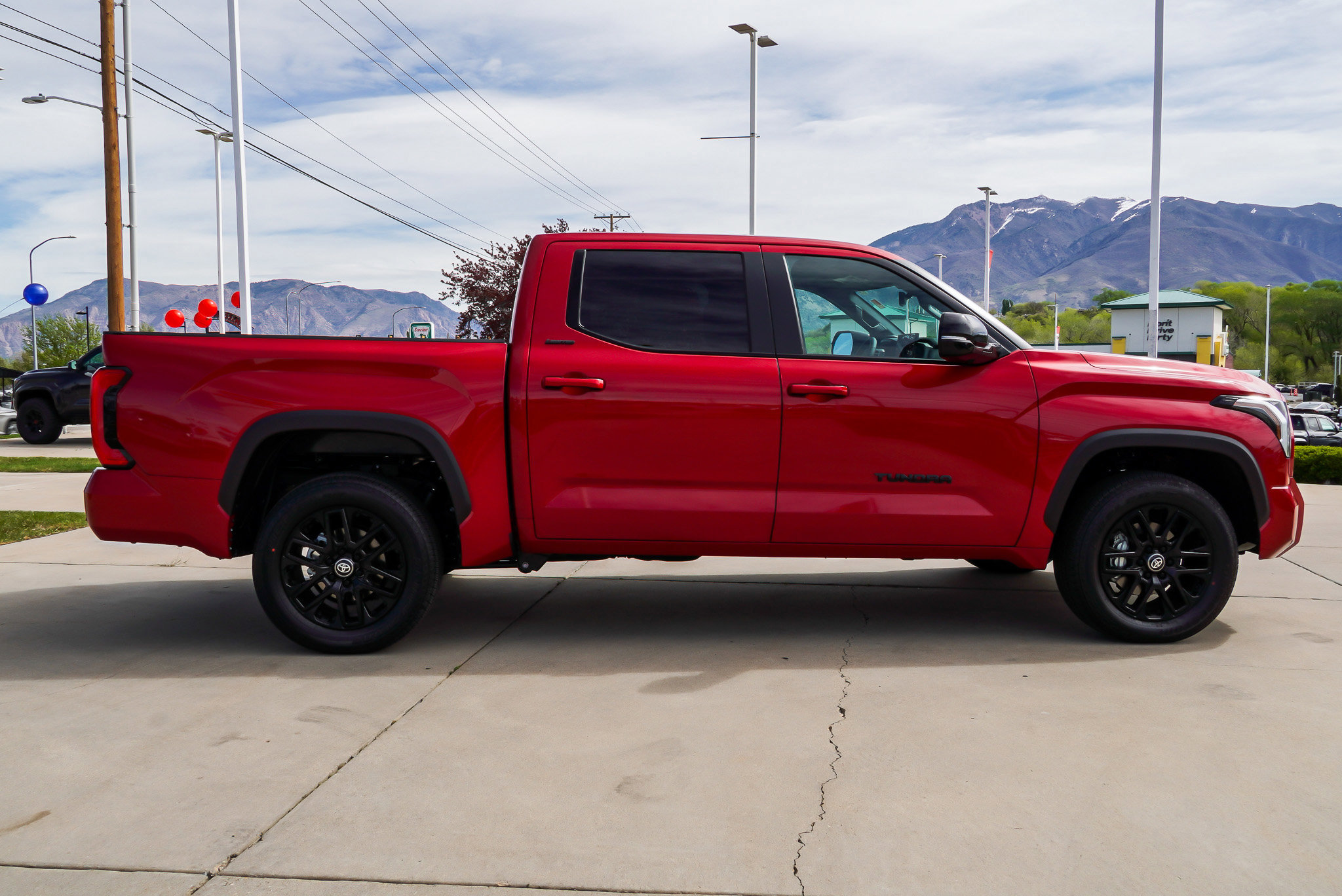 Certified 2026 Toyota Tundra Limited AWD/4WD image 9