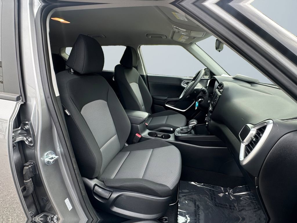 Used 2025 Kia Soul EX image 15