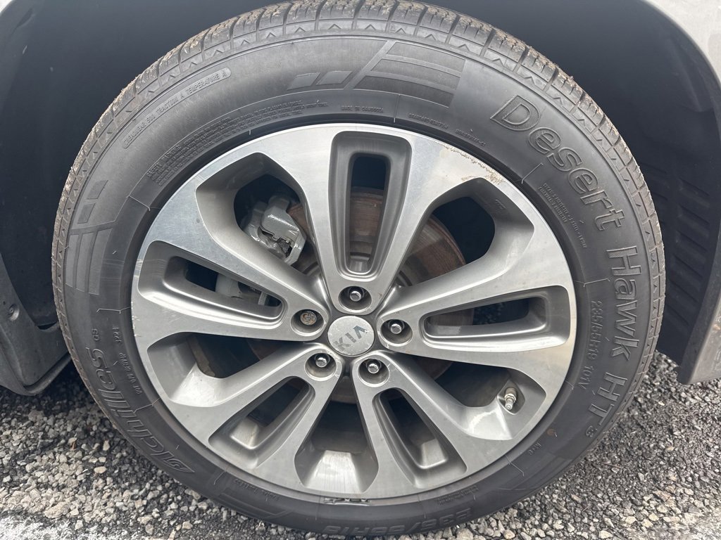 Used 2014 Kia Sorento SX image 12