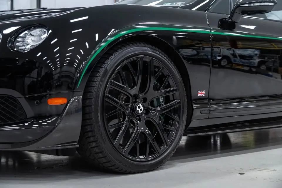 Used 2015 Bentley Continental GT3-R image 9