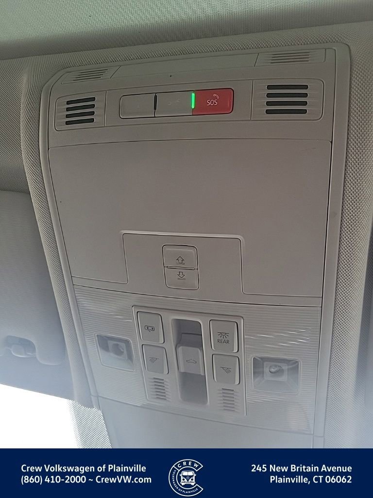 Certified 2022 Volkswagen Tiguan SE image 11