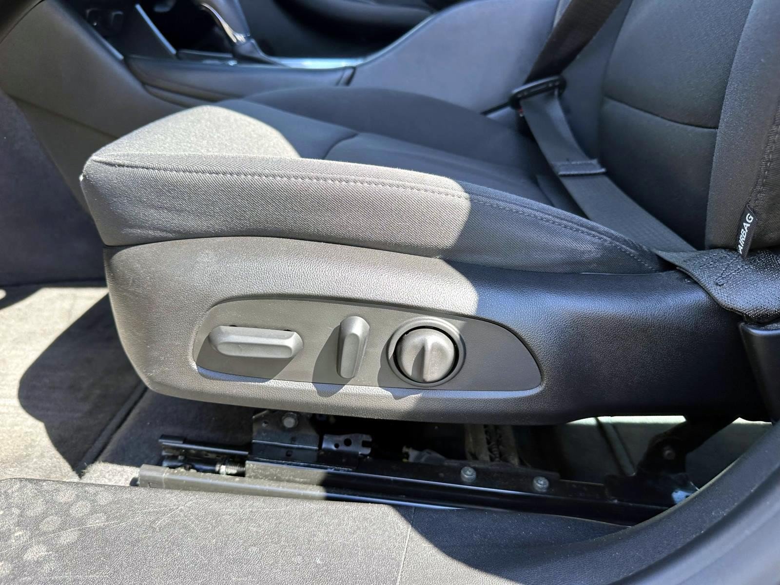 Used 2016 Chevrolet Malibu LT FWD image 10