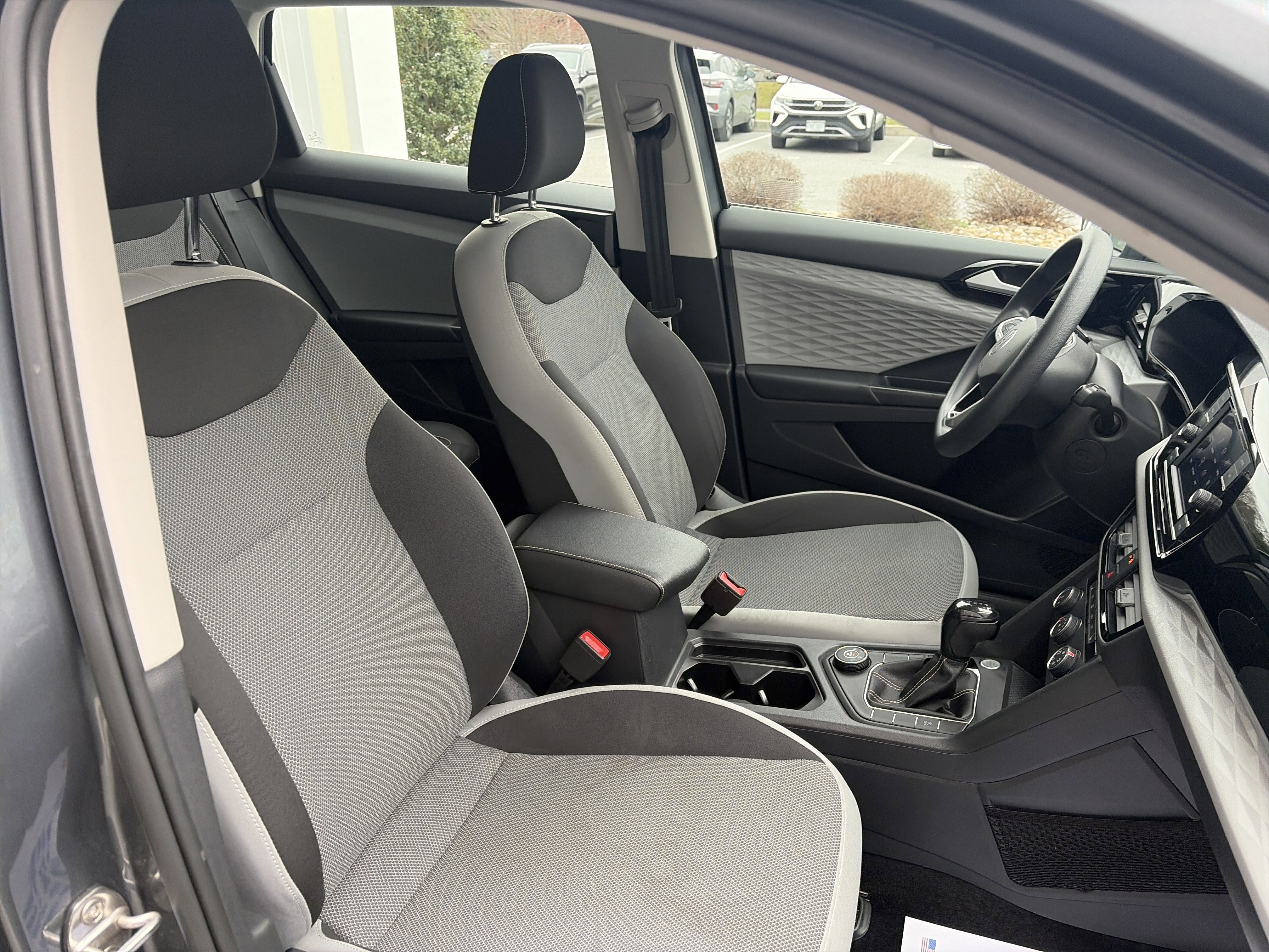 Used 2022 Volkswagen Taos S image 32