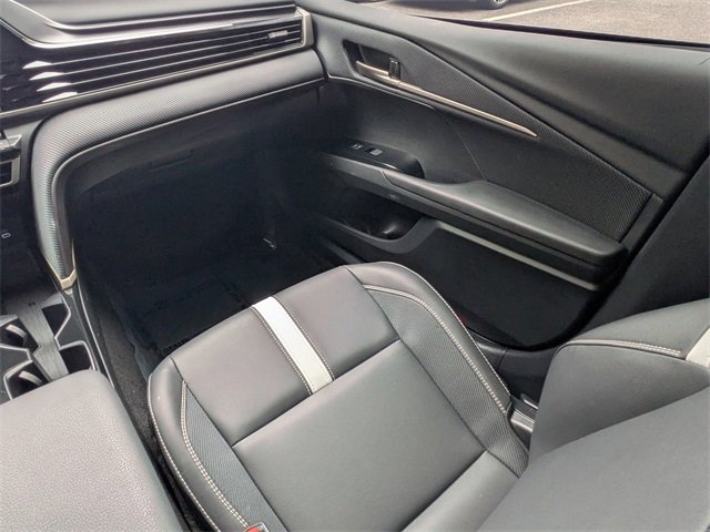 Used 2025 Toyota Camry SE image 16