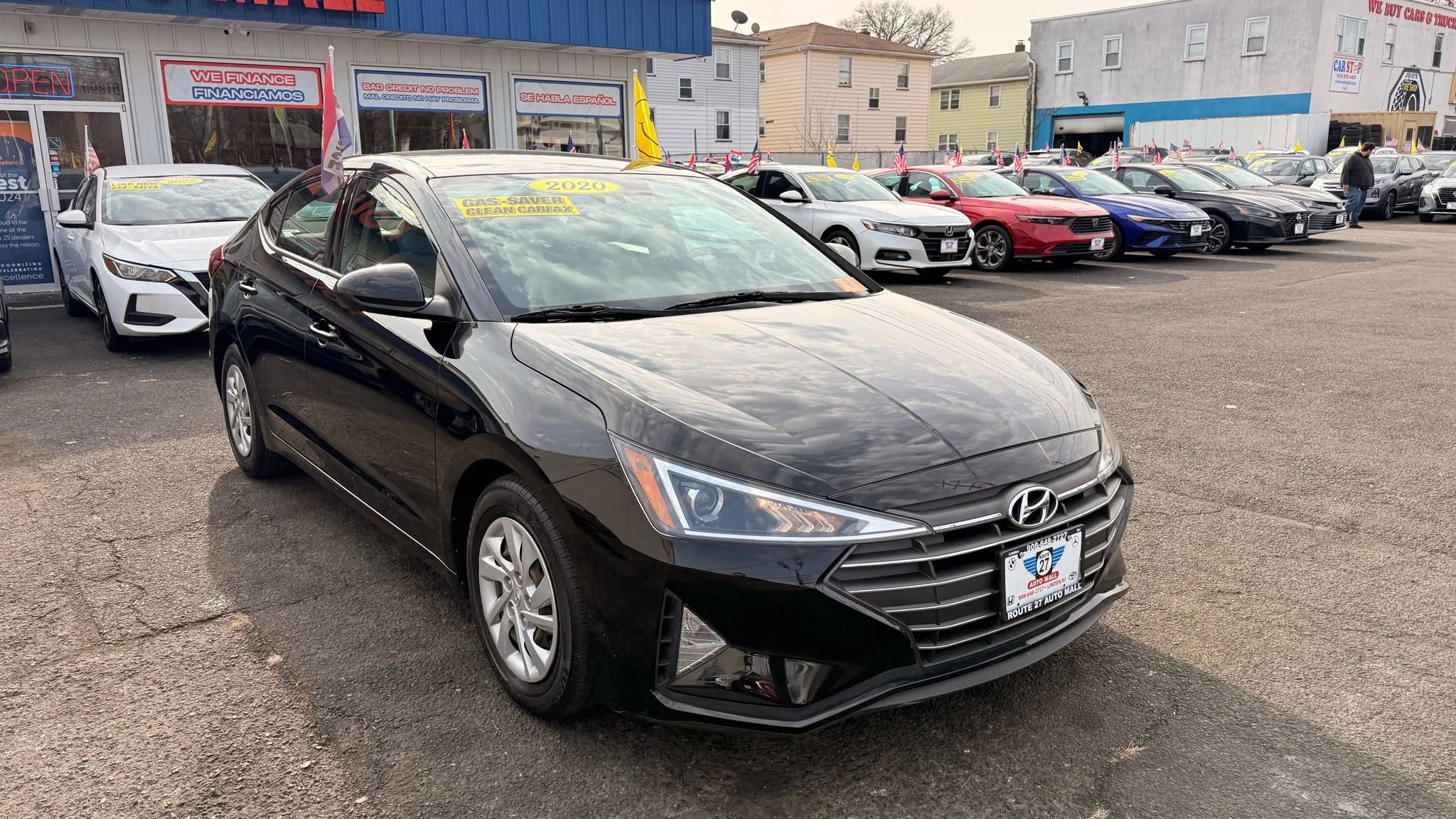 Used 2020 Hyundai Elantra SE image 2