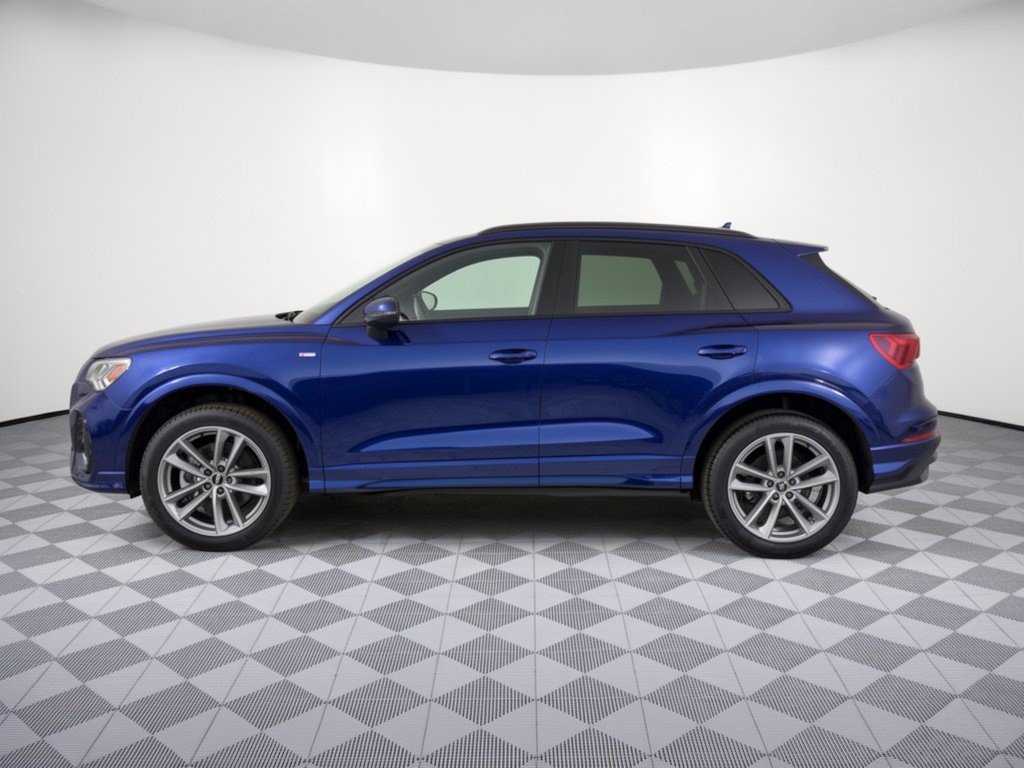 Certified 2025 Audi Q3 2.0T Premium w/ Convenience Package AWD/4WD image 2