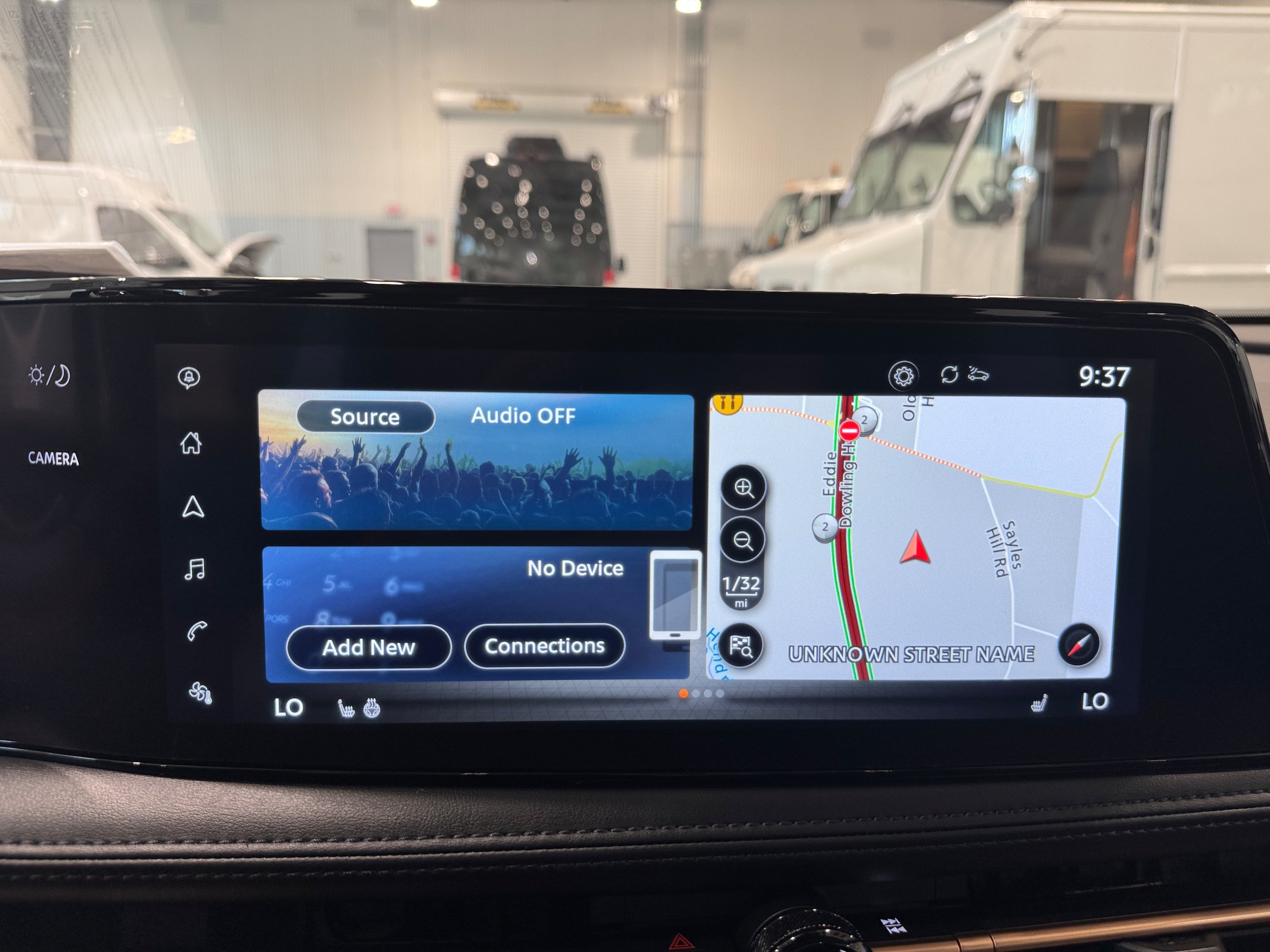 Used 2024 Nissan Ariya AWD image 22