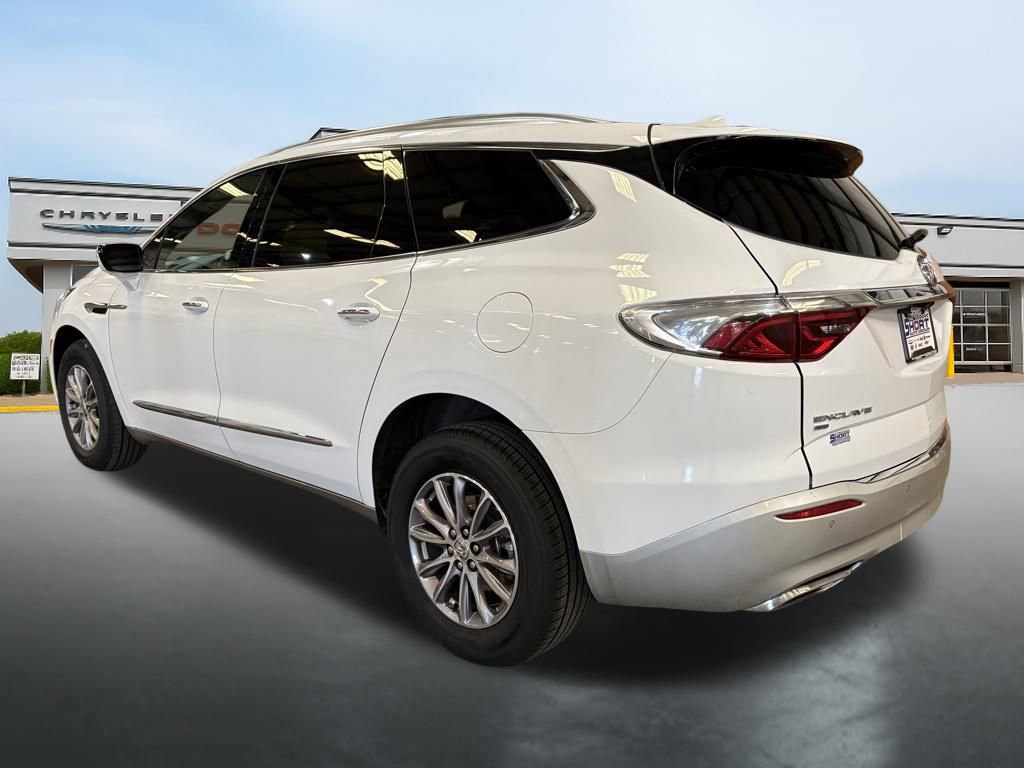 Used 2024 Buick Enclave Premium image 3