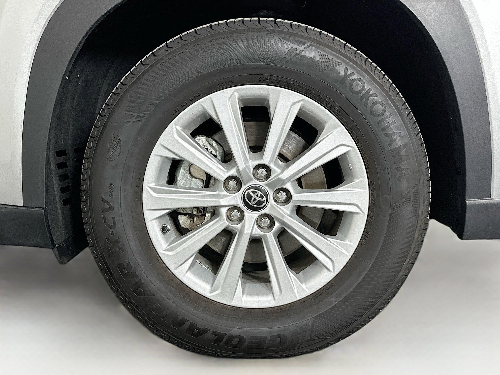 Used 2025 Toyota Grand Highlander AWD image 11