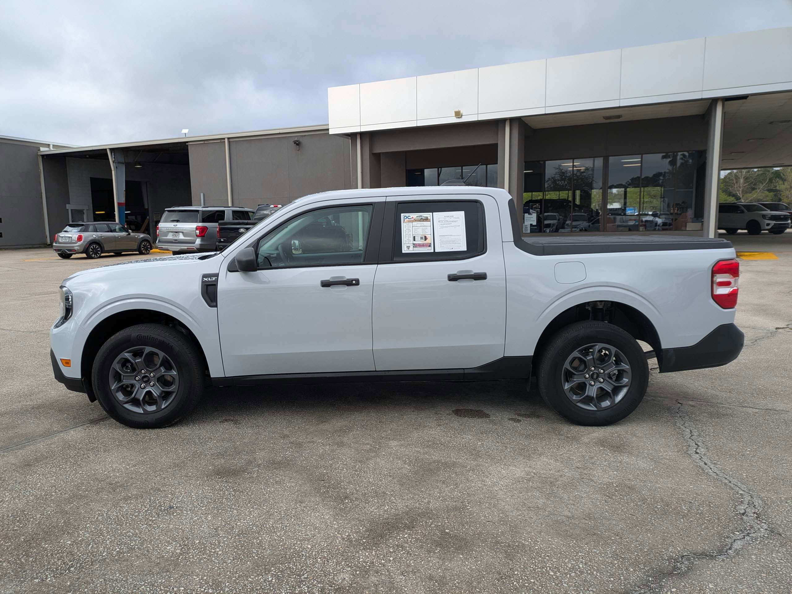 Certified 2025 Ford Maverick XLT w/ Equipment Group 302A AWD/4WD image 7
