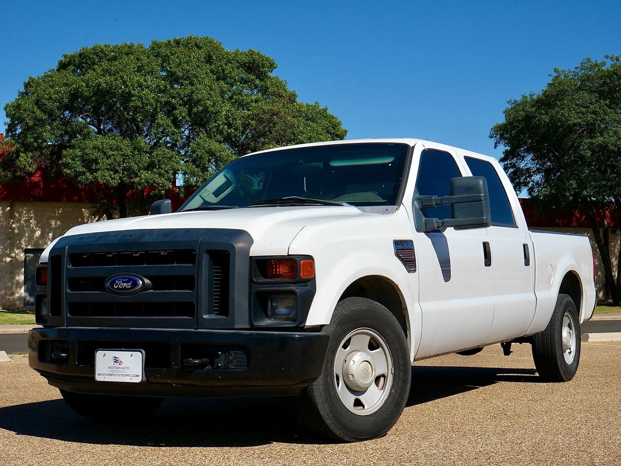 Used 2008 Ford F350 Lariat image 1