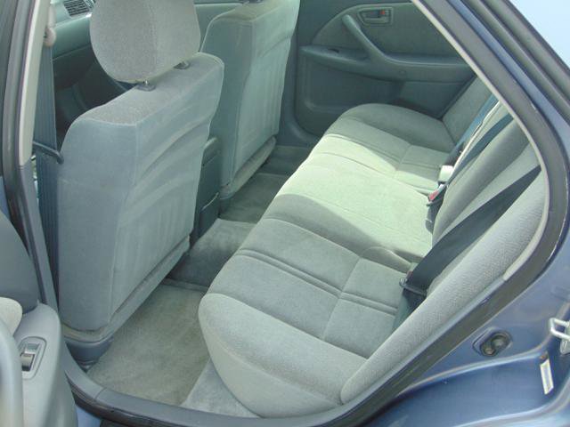 Used 2000 Toyota Camry LE FWD image 6