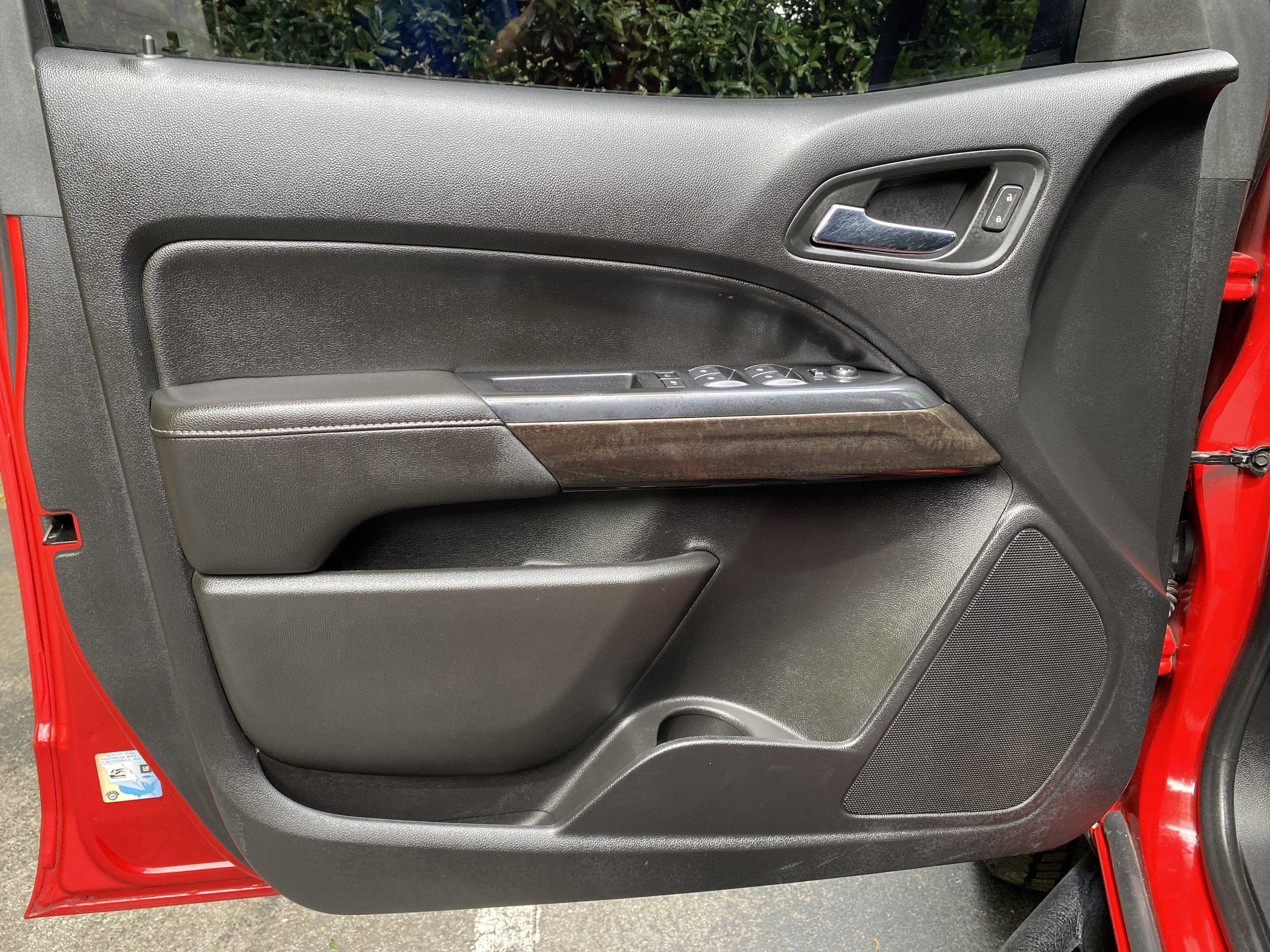 Used 2018 GMC Canyon SLE image 15