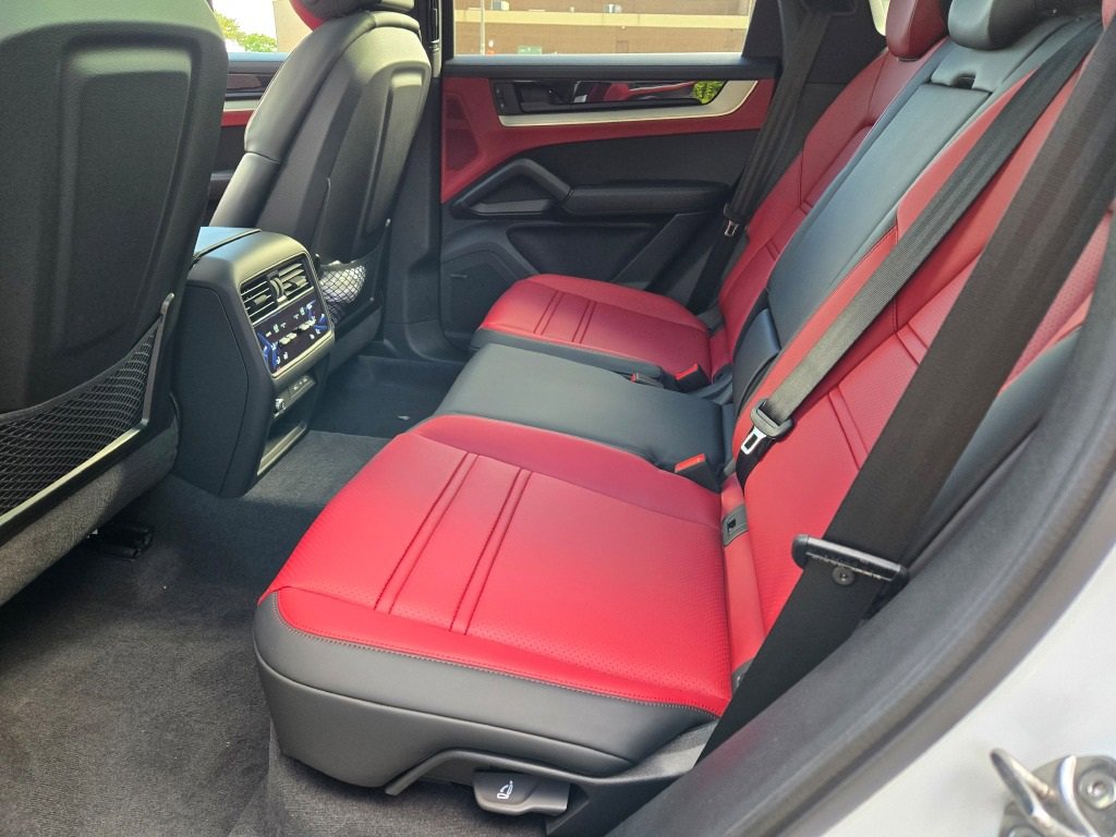 New 2026 Porsche Cayenne S image 33