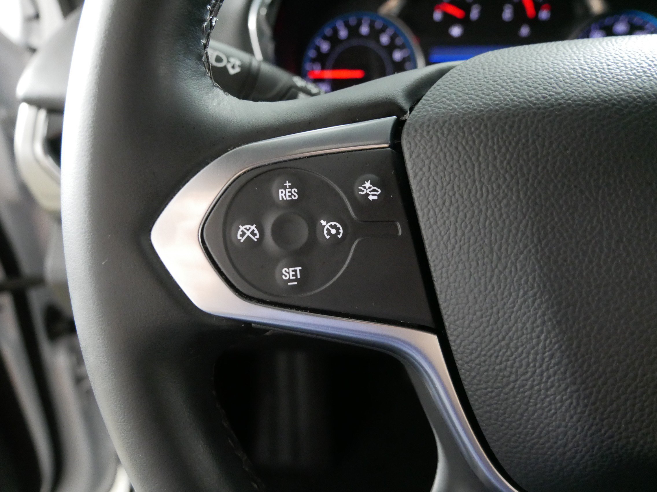 Used 2023 Chevrolet Traverse LT FWD image 27
