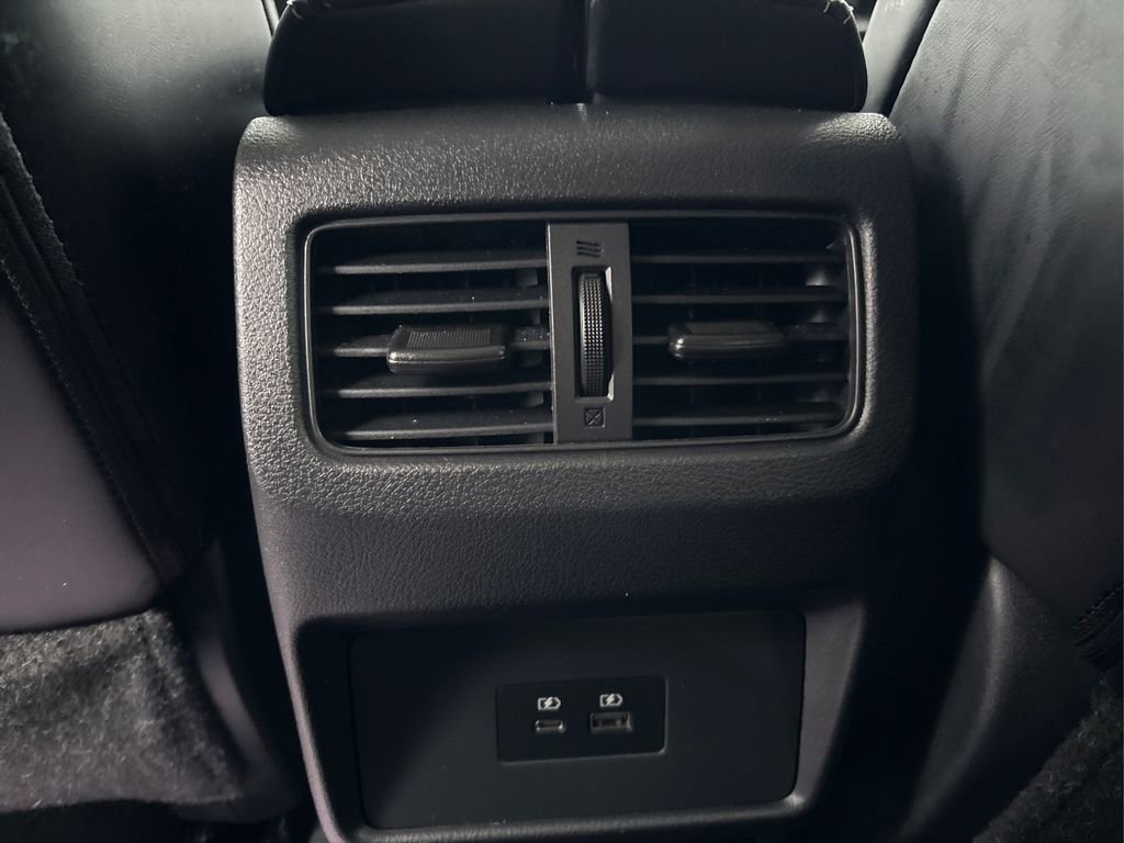 Used 2023 Nissan Rogue SV w/ SV Premium B Package image 32