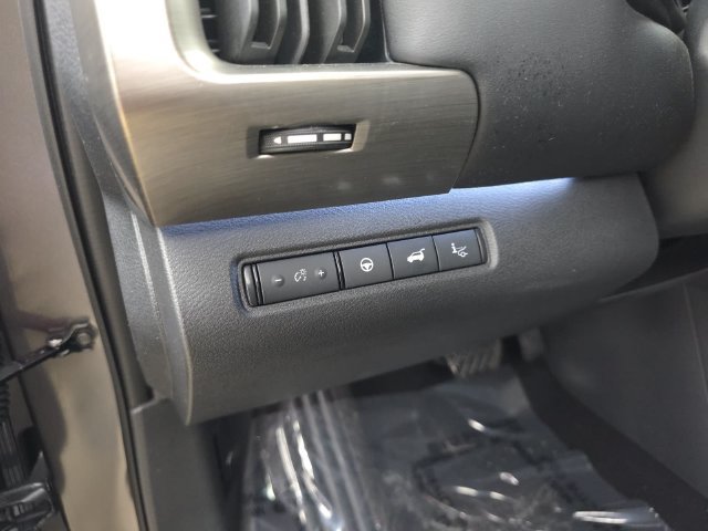Used 2025 Nissan Pathfinder Platinum FWD image 38