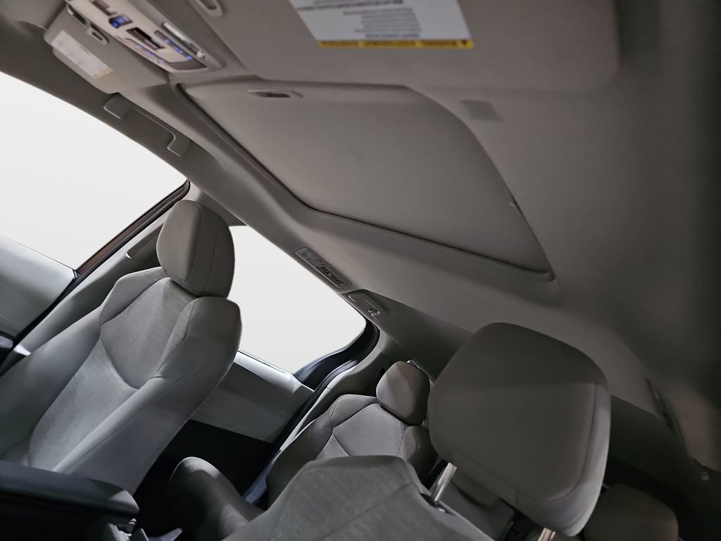 Certified 2024 Toyota Sienna LE image 18