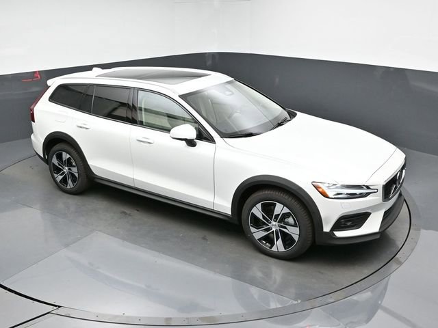 New 2026 Volvo V60 B5 Cross Country Plus w/ Protection Package Premier image 47