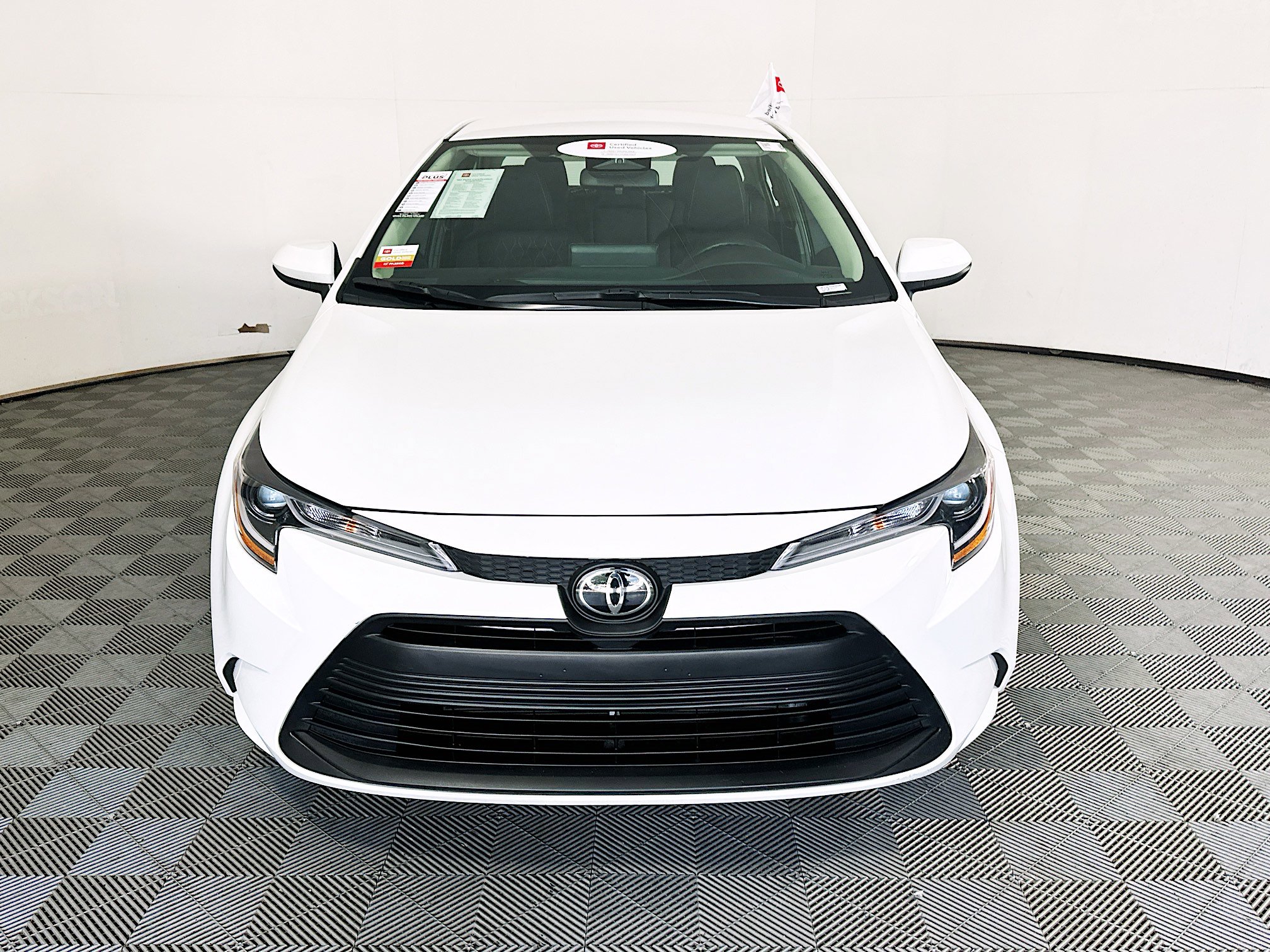 Used 2023 Toyota Corolla LE FWD image 8