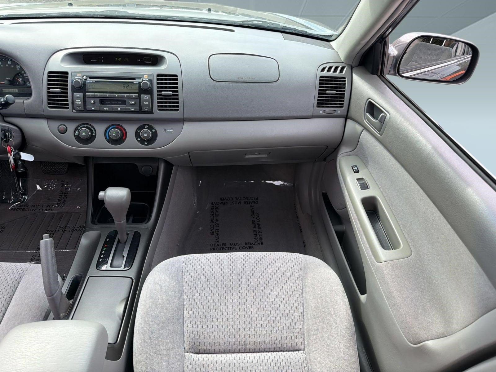 Used 2004 Toyota Camry LE FWD image 26