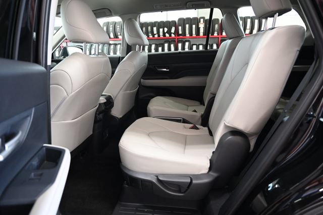 Certified 2026 Toyota Grand Highlander AWD image 12