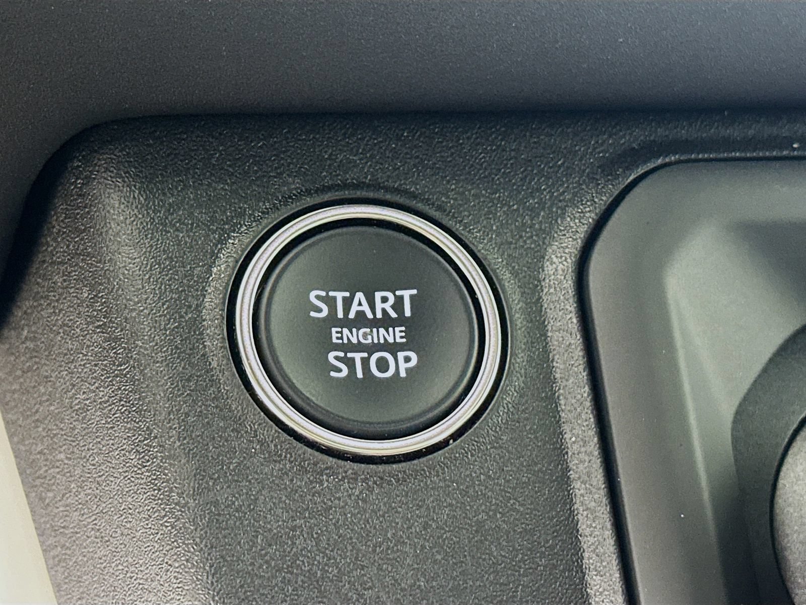 Used 2025 Land Rover Defender 110 S AWD/4WD image 16