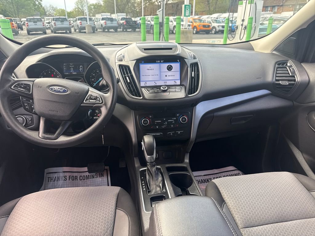 Used 2018 Ford Escape SE w/ Ford Safe & Smart Package AWD/4WD image 17