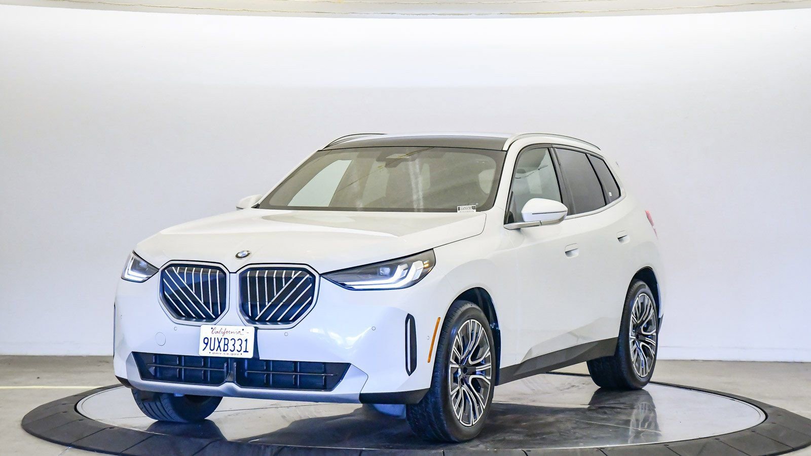 Used 2025 BMW X3 xDrive30i w/ Convenience Package AWD/4WD image 1