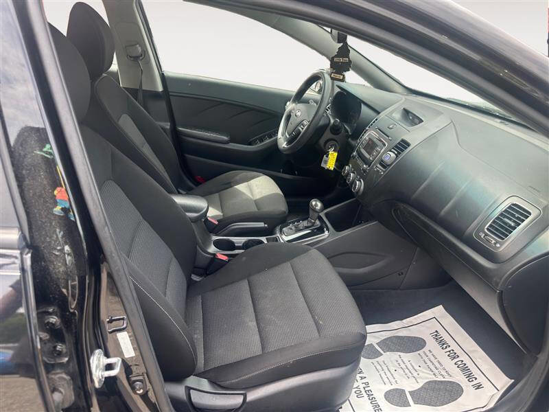 Used 2017 Kia Forte LX image 15