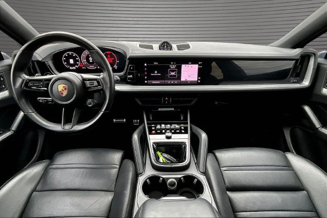 Used 2024 Porsche Cayenne S AWD/4WD image 7