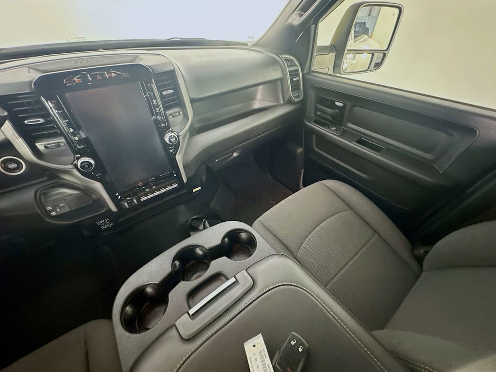 Used 2024 RAM 3500 Tradesman w/ Chrome Appearance Group image 11