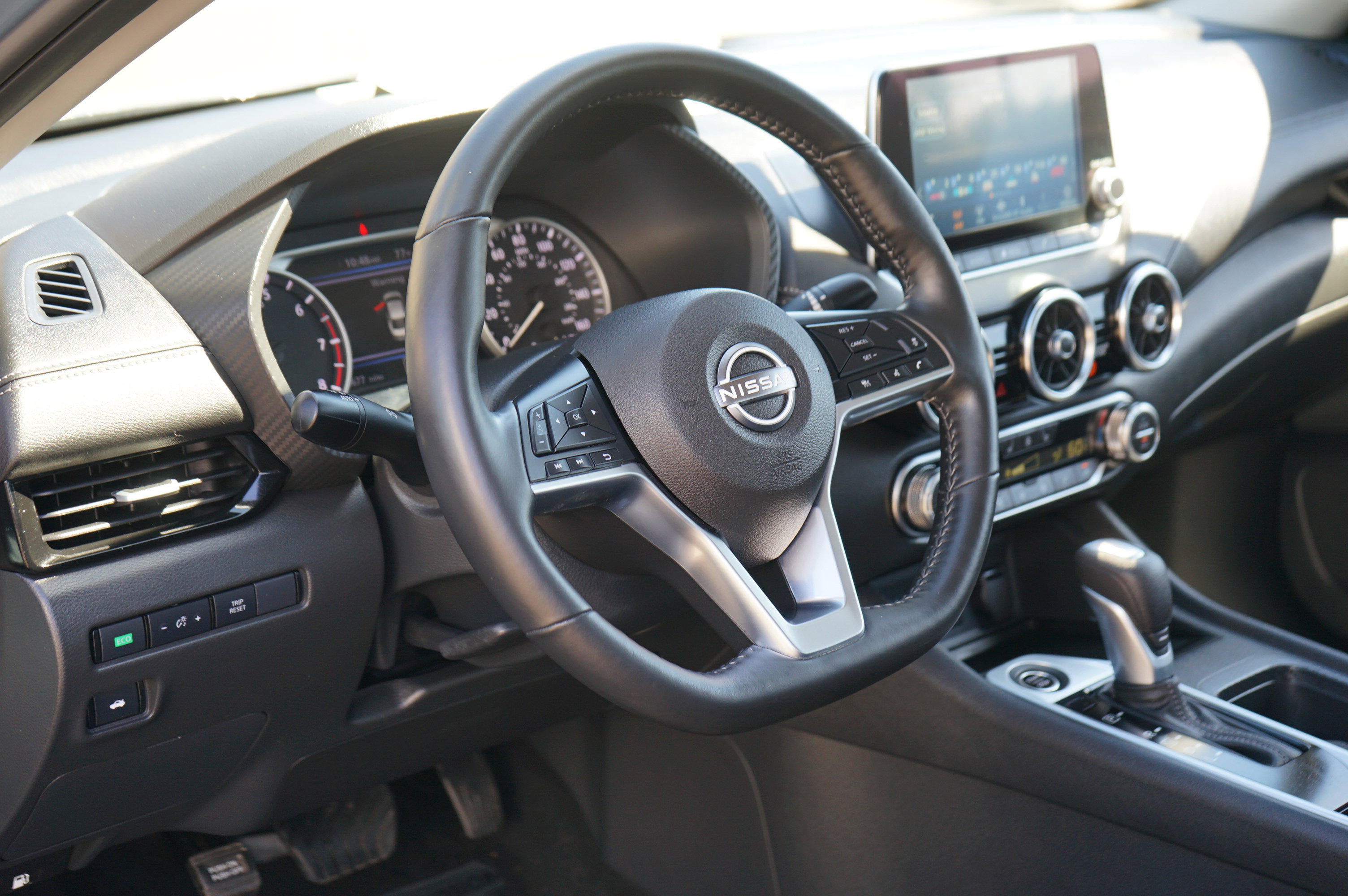 Used 2025 Nissan Sentra SV w/ All-Weather Package FWD image 16