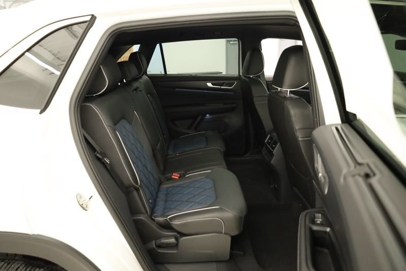 New 2026 Volkswagen Atlas Cross Sport SEL Premium R-Line AWD/4WD image 36
