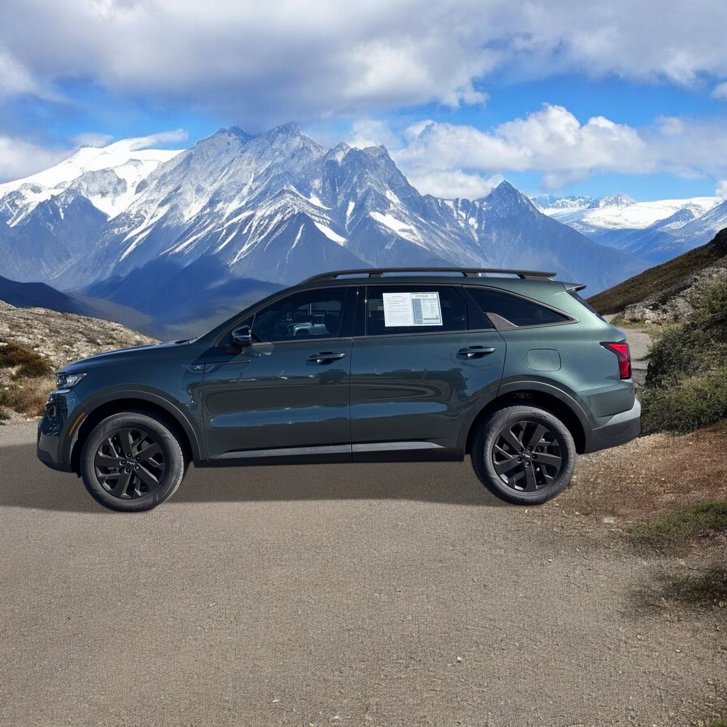 Used 2022 Kia Sorento S image 2