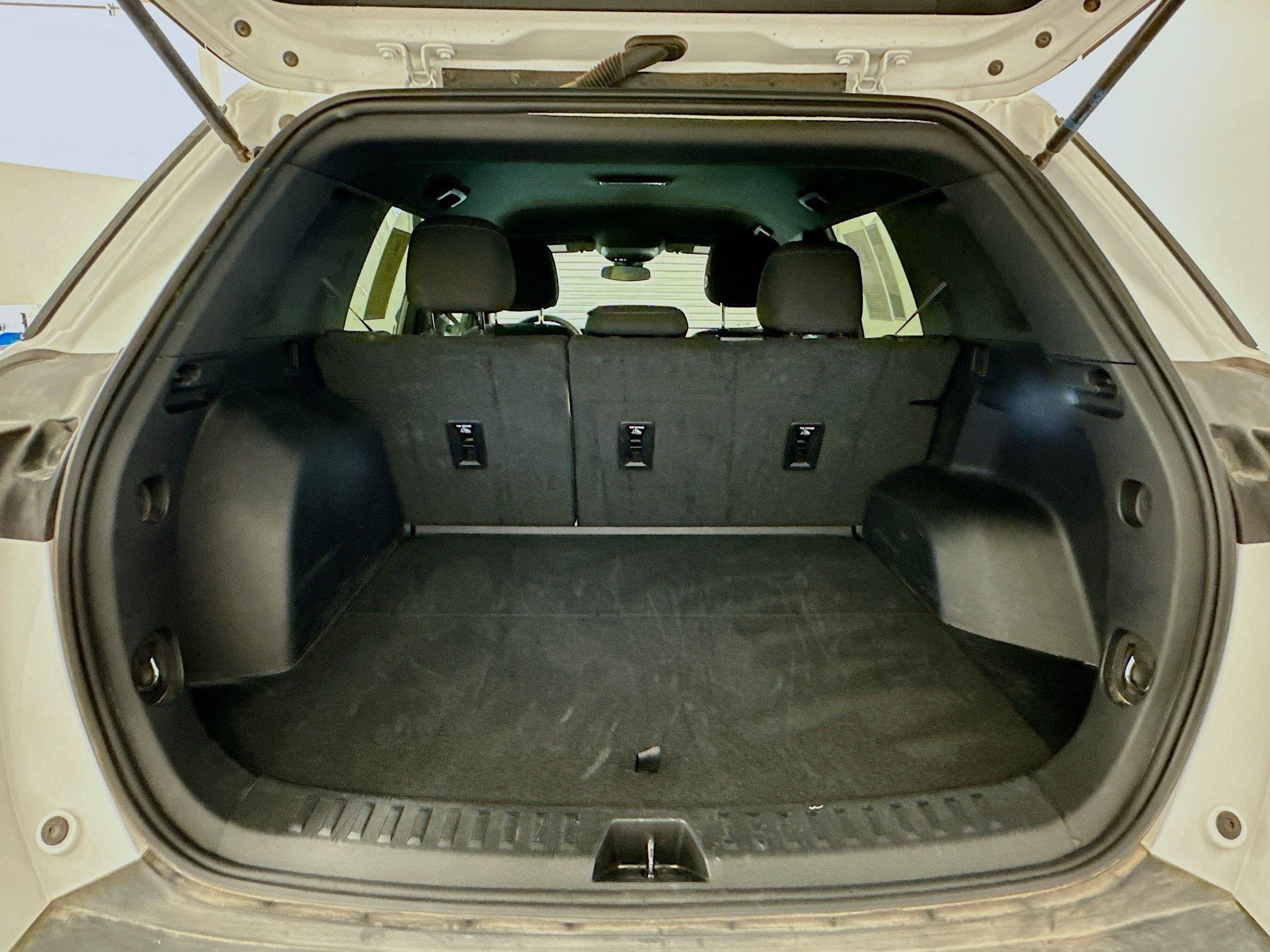 Used 2025 Chevrolet Equinox LT image 30