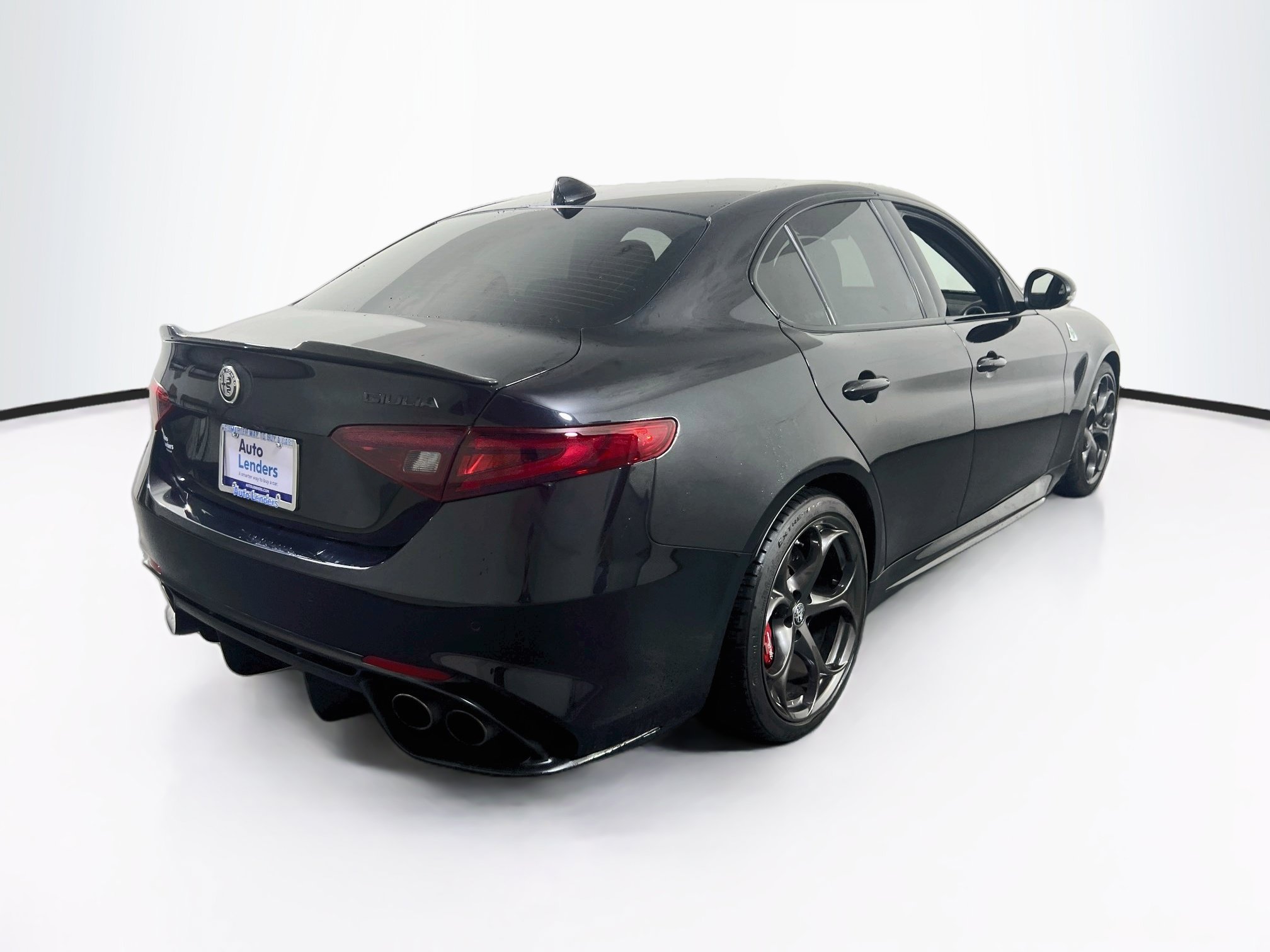 Used 2023 Alfa Romeo Giulia Quadrifoglio RWD image 5