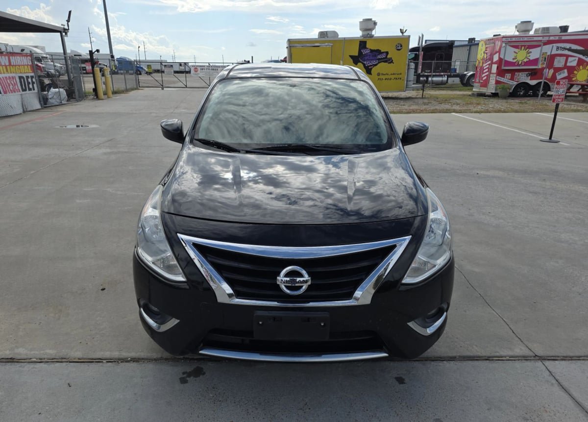 Used 2015 Nissan Versa w/ SL Tech Package FWD image 32