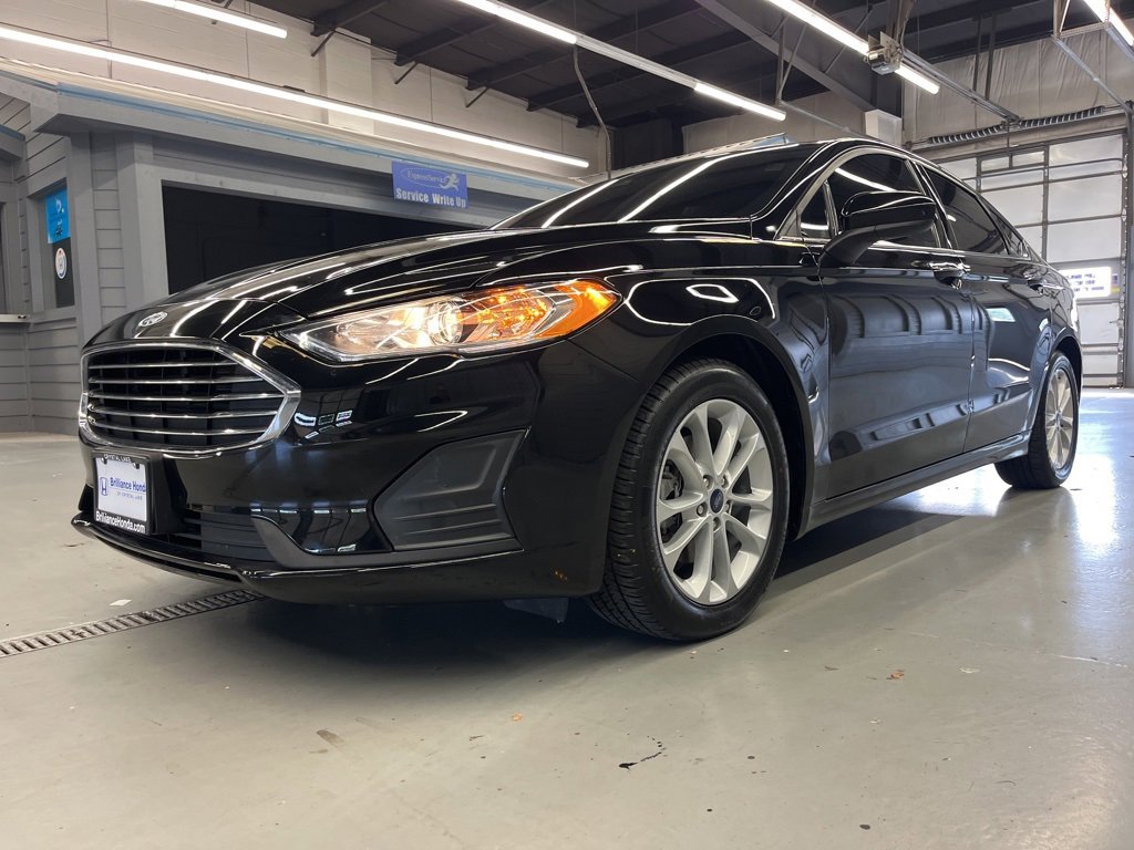 Used 2020 Ford Fusion SE image 3