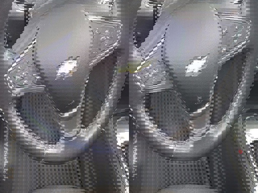 Used 2020 Chevrolet Equinox LT w/ Driver Convenience Package image 17