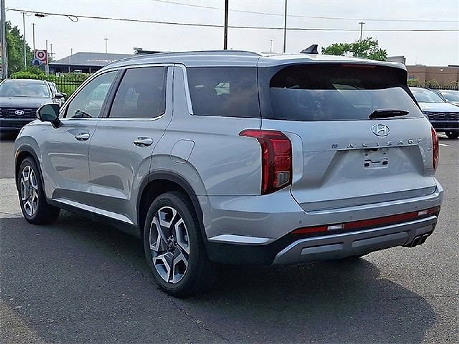 Used 2024 Hyundai Palisade Limited AWD/4WD image 5