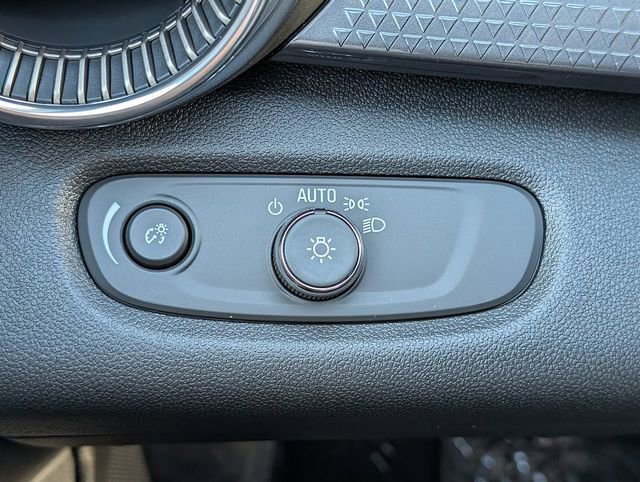 New 2026 Chevrolet Trax ACTIV FWD image 24