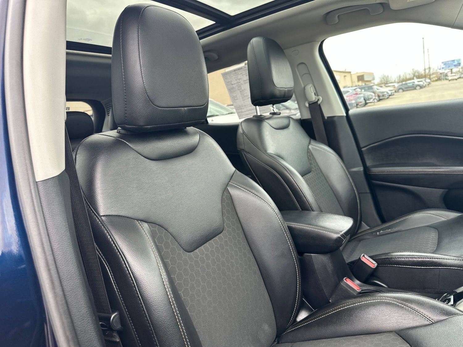 Used 2021 Jeep Compass Latitude w/ Sun and Sound Group AWD/4WD image 32