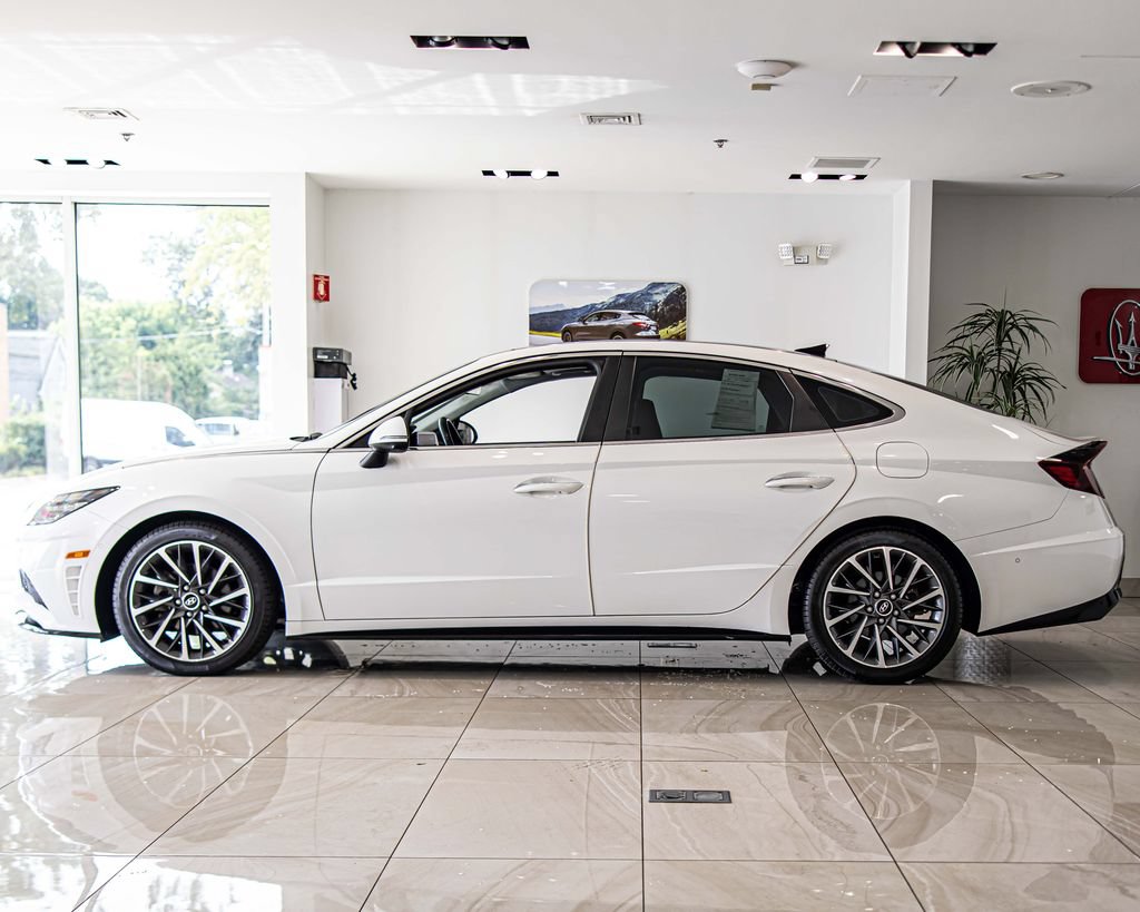 Used 2022 Hyundai Sonata Limited w/ Cargo Package FWD image 6